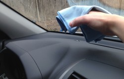 Consejos para mantener el interior de tu auto libre de humedad